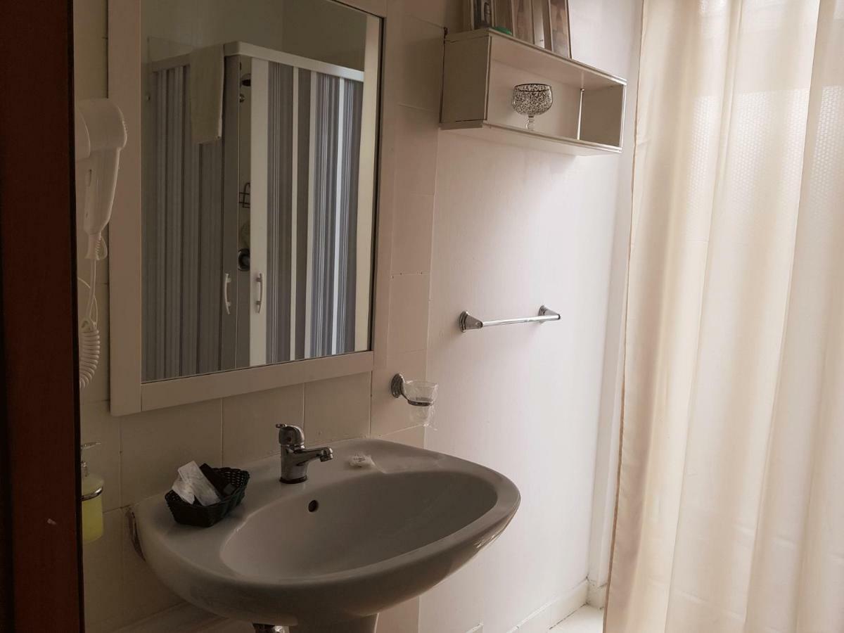 Rooms2Rent レッジョ・ディ・カラブリア エクステリア 写真